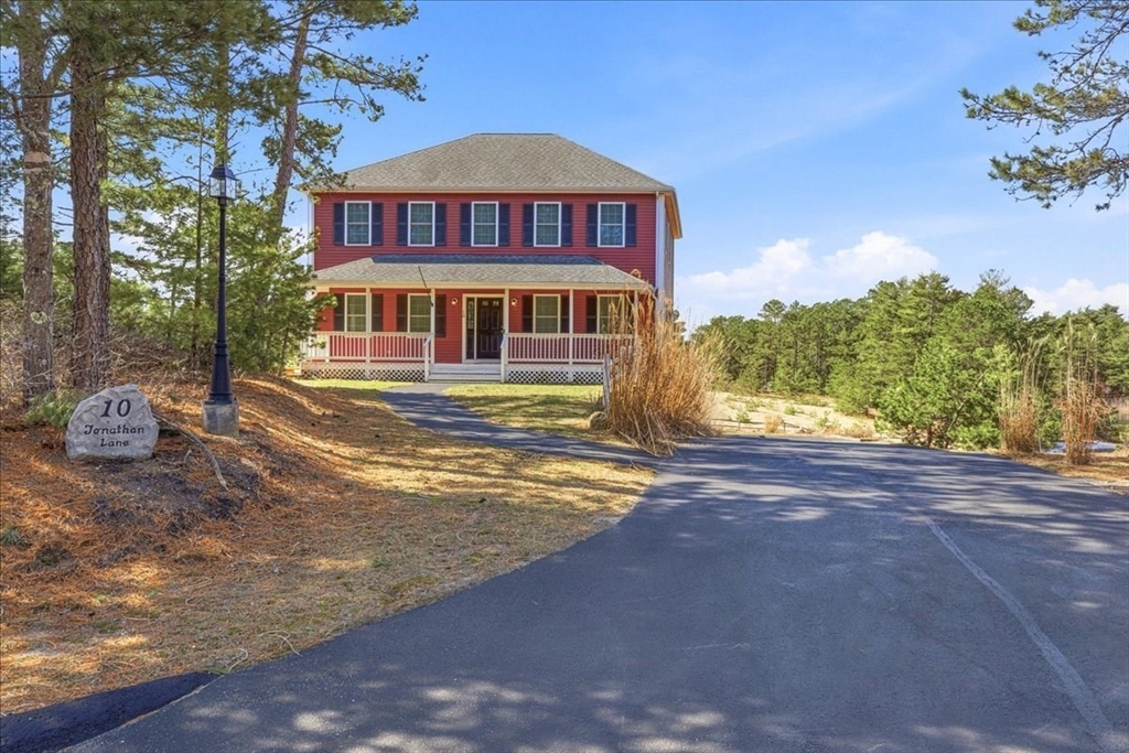 10 Jonathan Ln