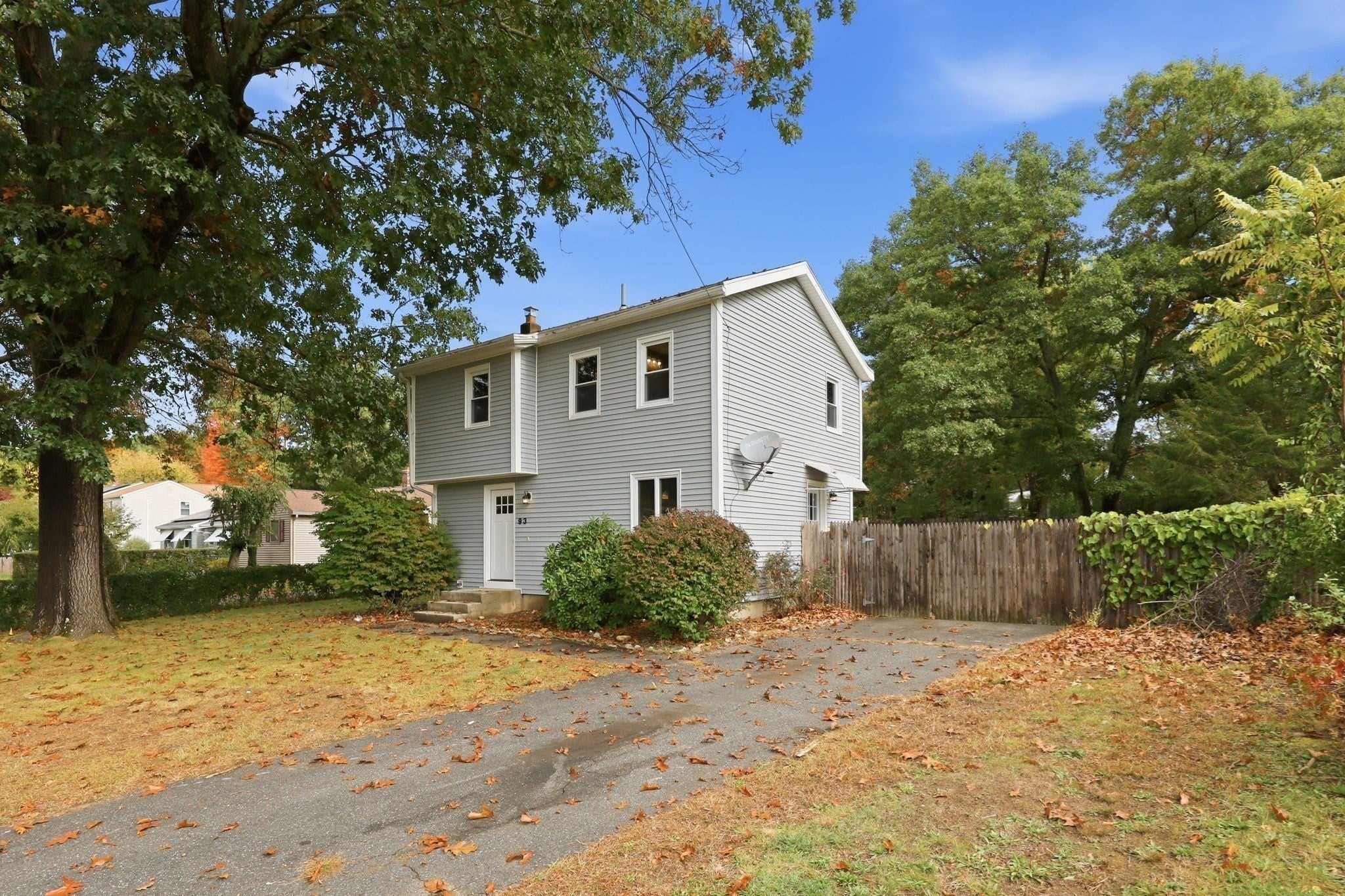 Photo of 93 Balboa Dr, Springfield, MA