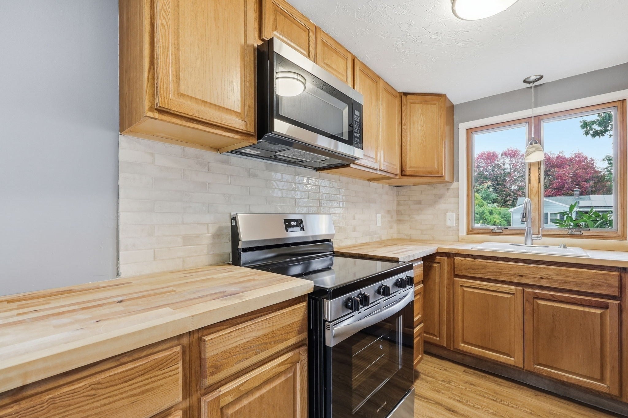 93 Balboa Dr