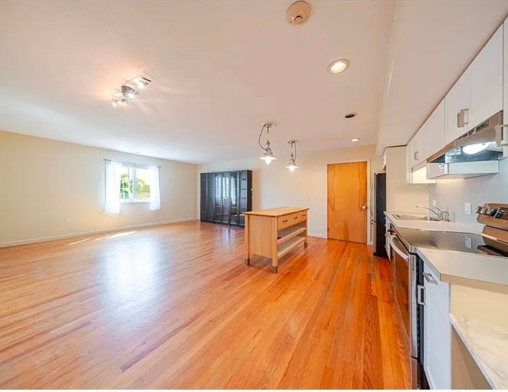 351 Pleasant St #9, Northampton, MA, 351 Pleasant St #9, Northampton, MA Photo #3