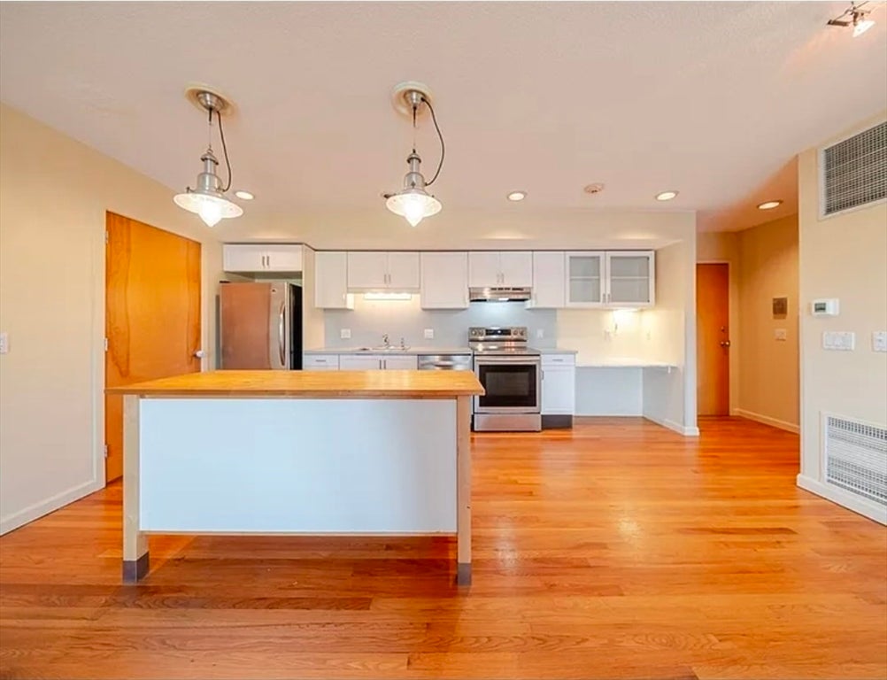 351 Pleasant St #9, Northampton, MA, 351 Pleasant St #9, Northampton, MA Photo #5