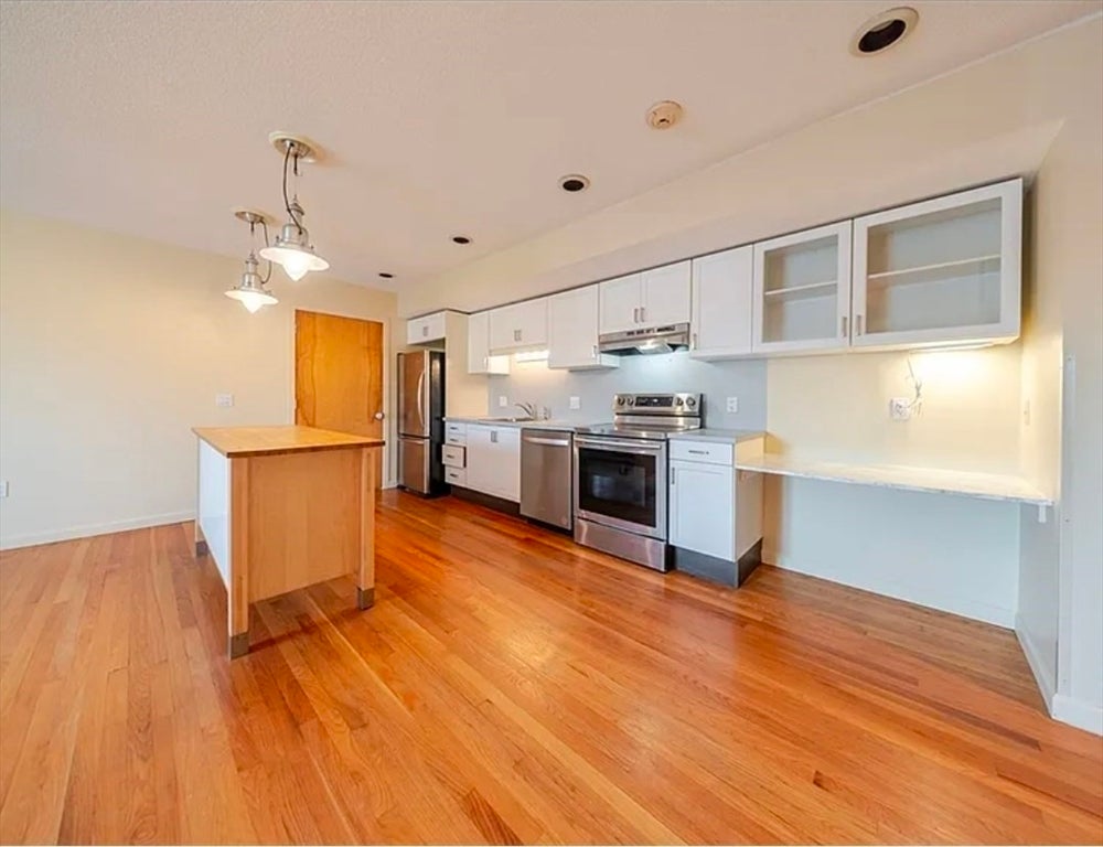 351 Pleasant St #9, Northampton, MA, 351 Pleasant St #9, Northampton, MA Photo #4
