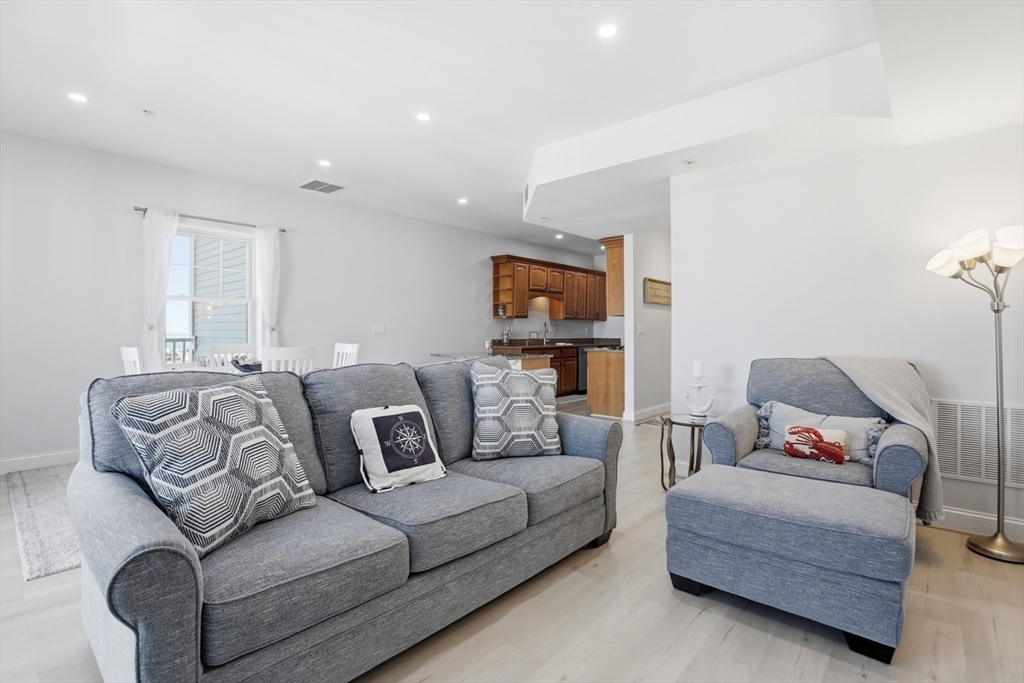 233 Beach Rd A10