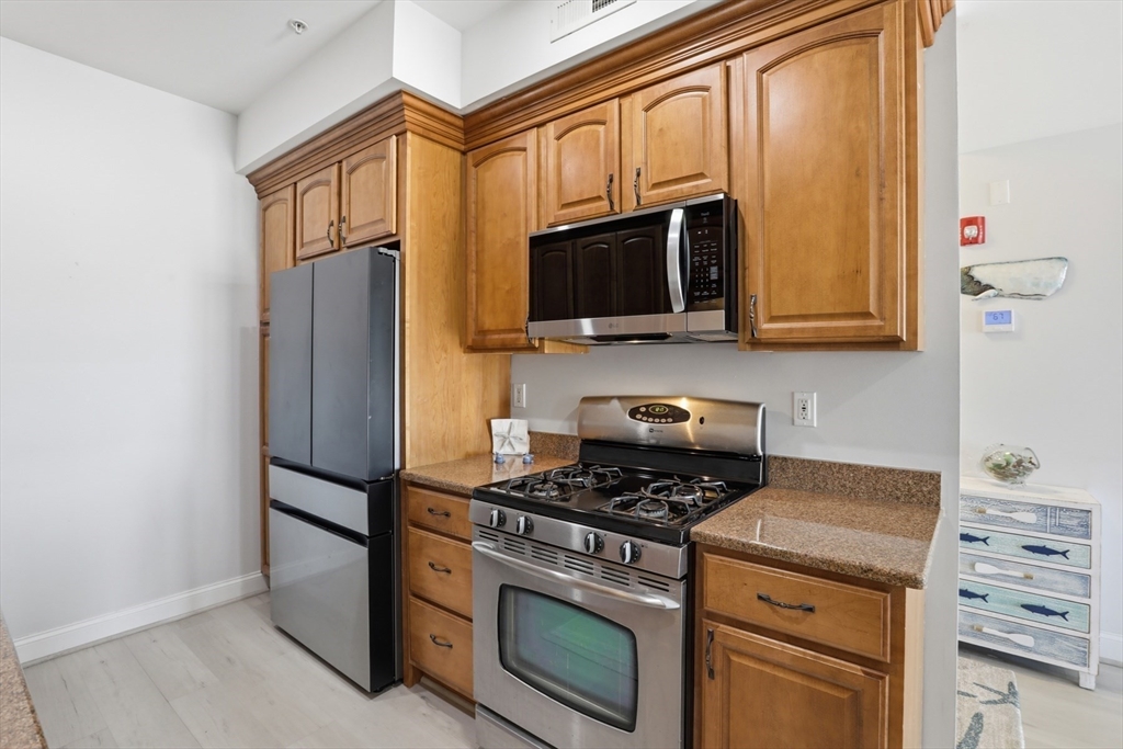 233 Beach Rd A10