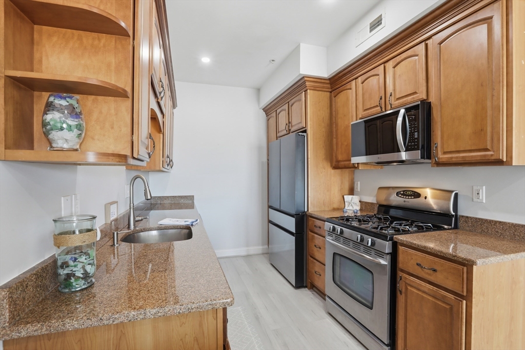233 Beach Rd A10