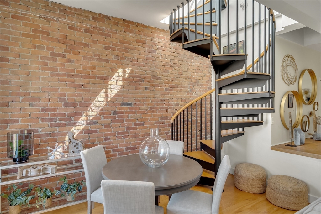 5 Albemarle St 5