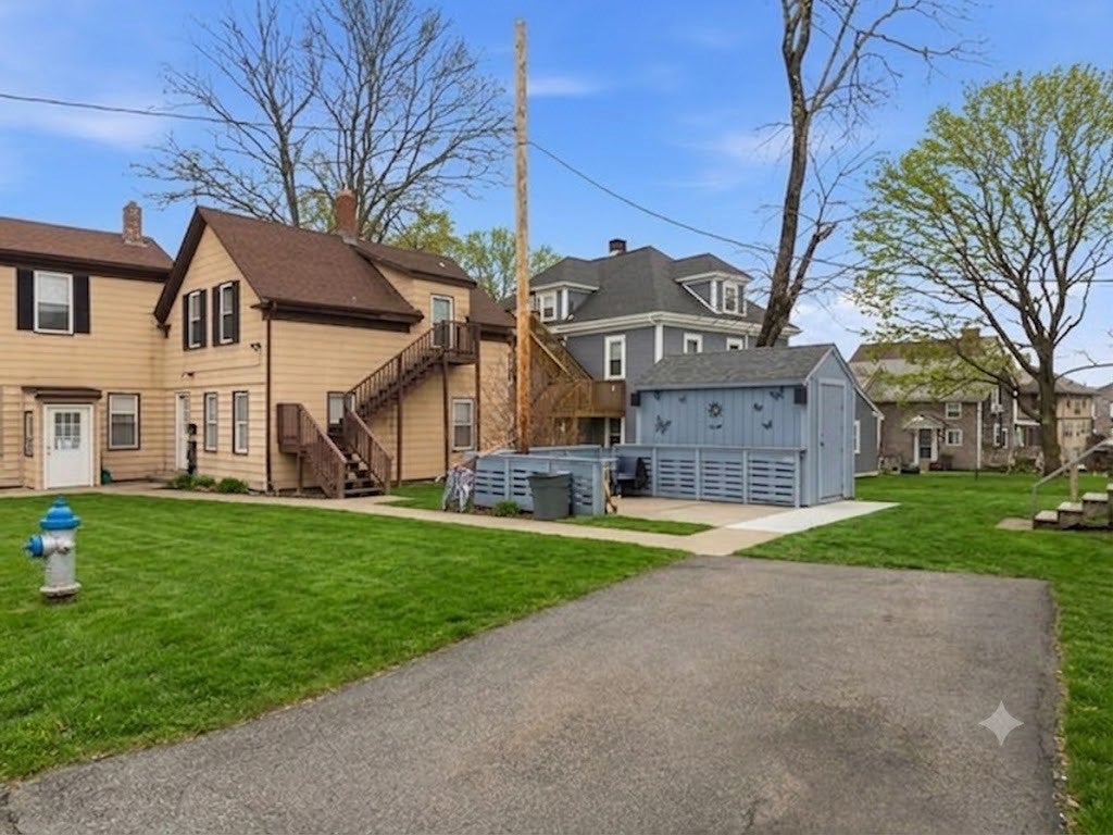 17 School St