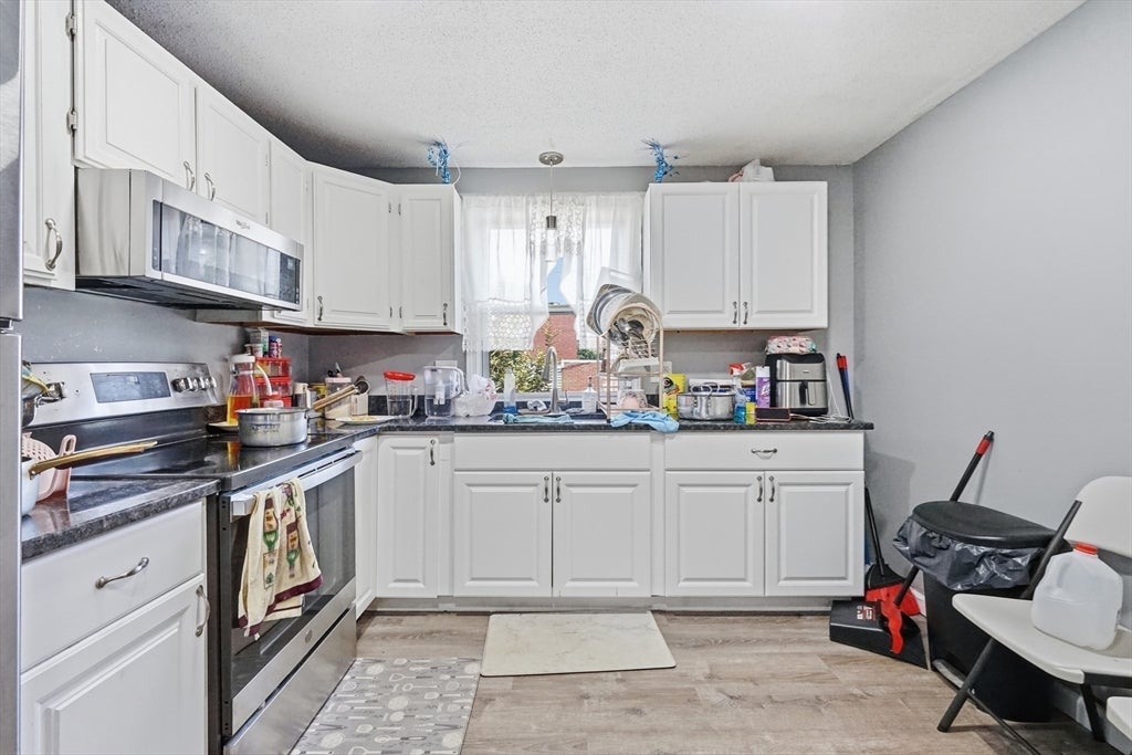 1036 Chicopee St
