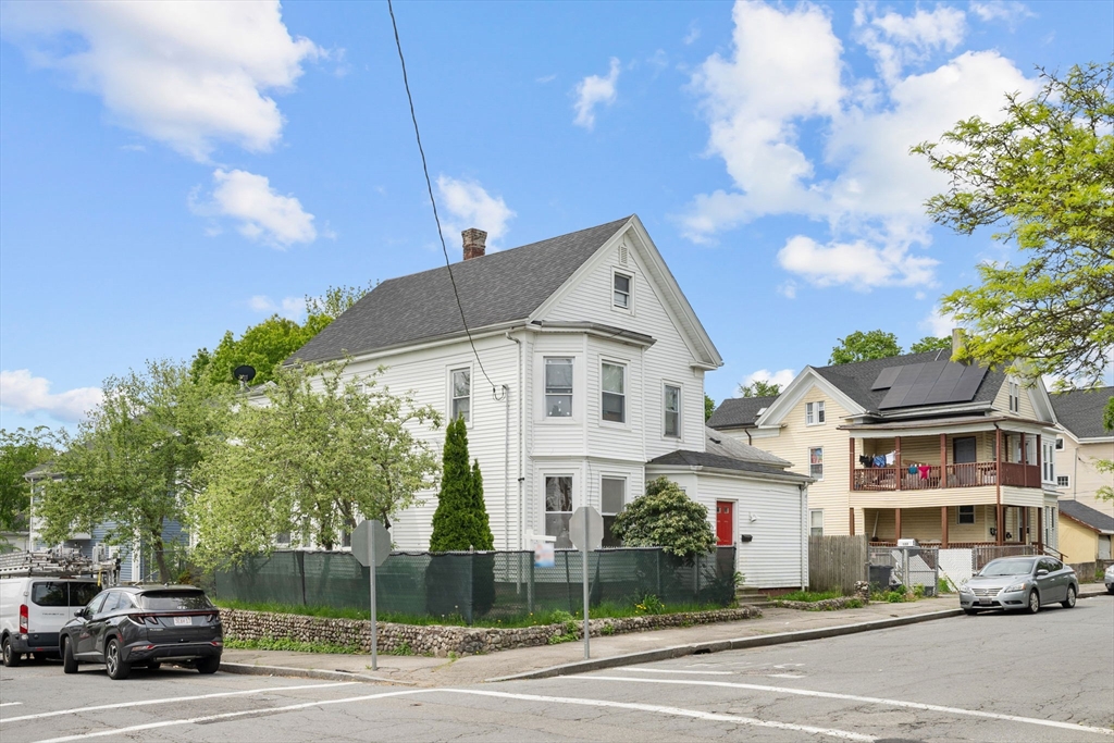 118 Bartlett St