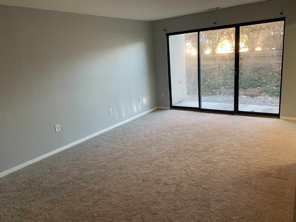 14 Shrewsbury Green Drive D