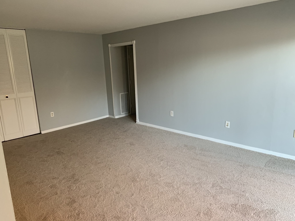 14 Shrewsbury Green Drive D