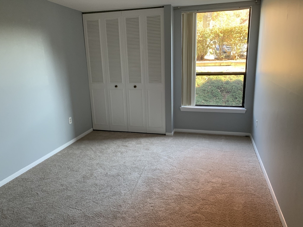 14 Shrewsbury Green Drive D