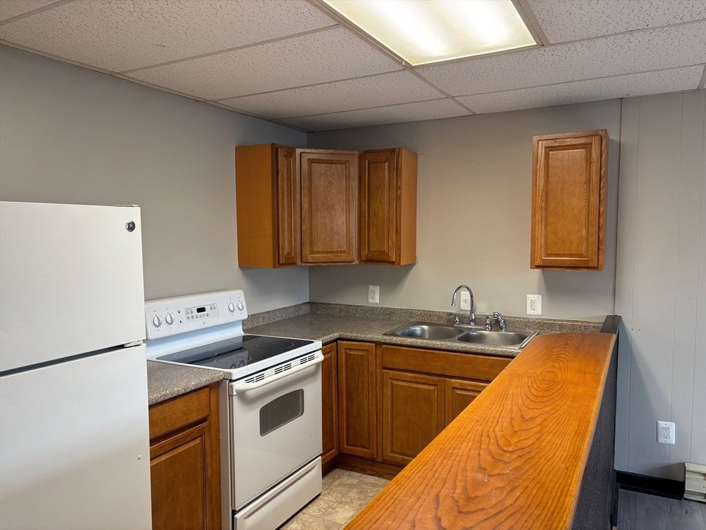1 Cheney St, Orange, MA Photo #16