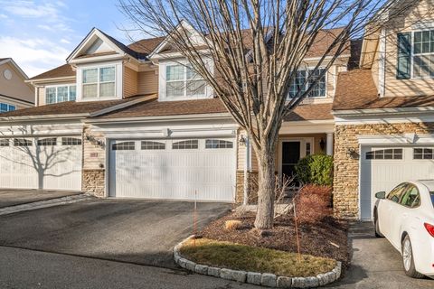 28 Bowood Ln 28 Marlborough MA 01752