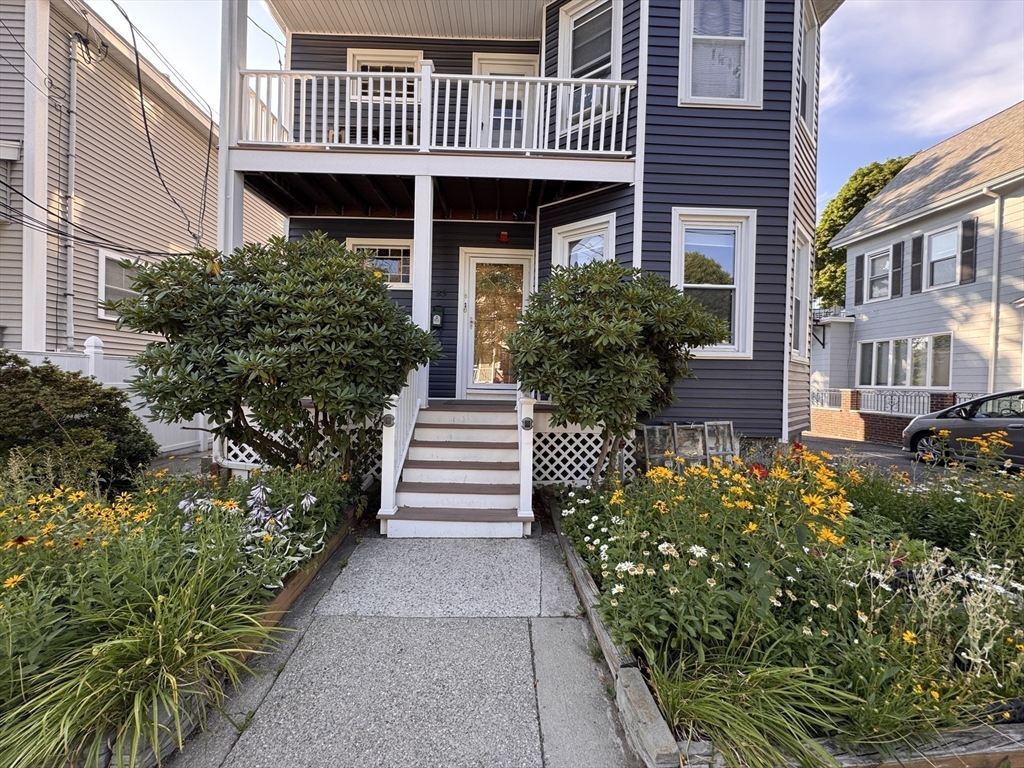 23 Farragut Avenue #3, Somerville, MA Photo #2