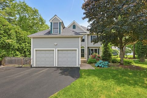 Photo of 6 Oakwood Ct, Framingham, MA 01701 (MLS # 73533380)