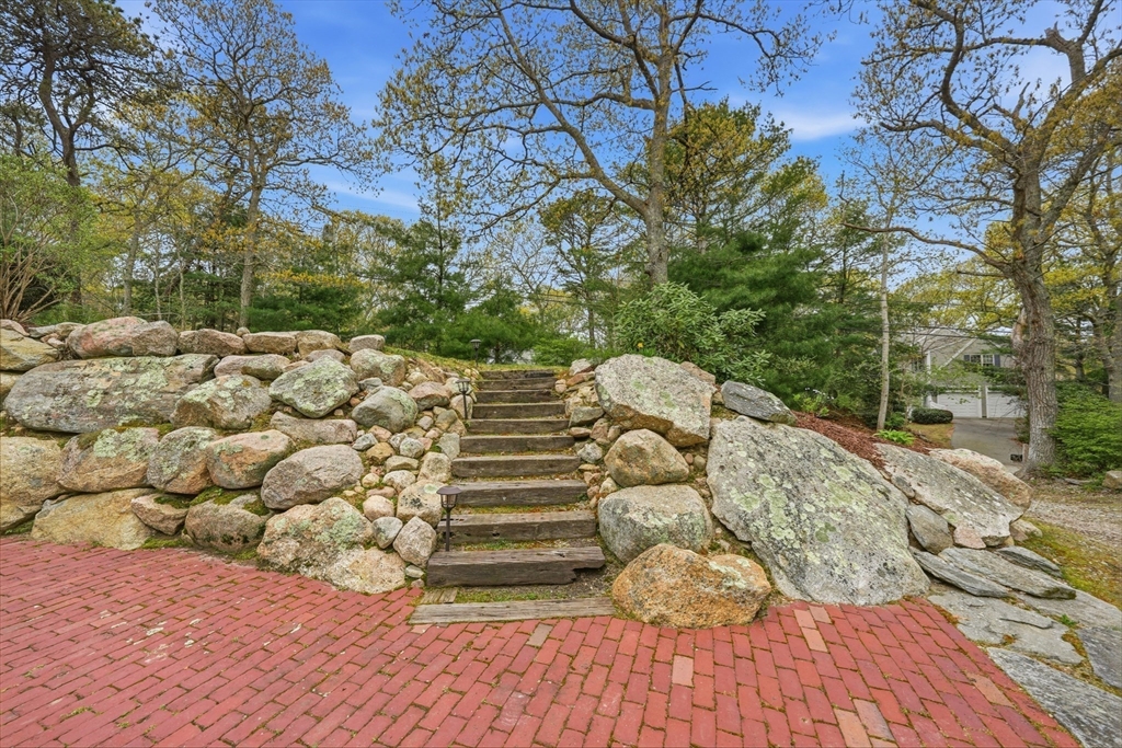 55 Ridgeview Dr, Falmouth, MA Photo #5