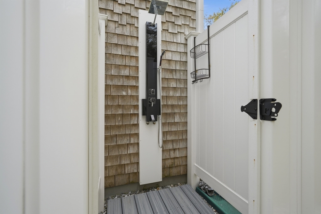 55 Ridgeview Dr, Falmouth, MA Photo #13