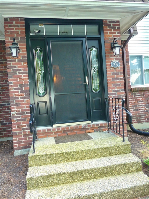 20 Lawrence Ave 35D