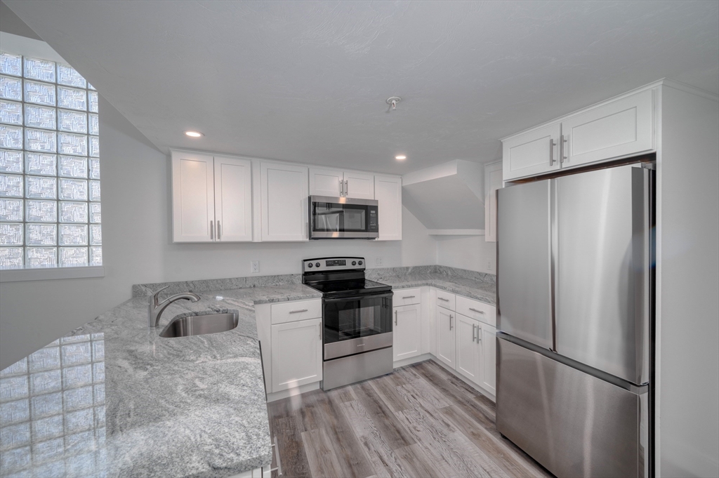 10 Water St