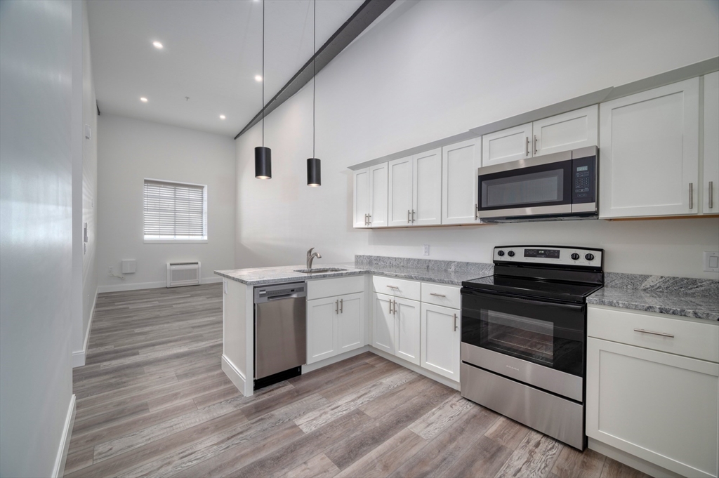 10 Water St