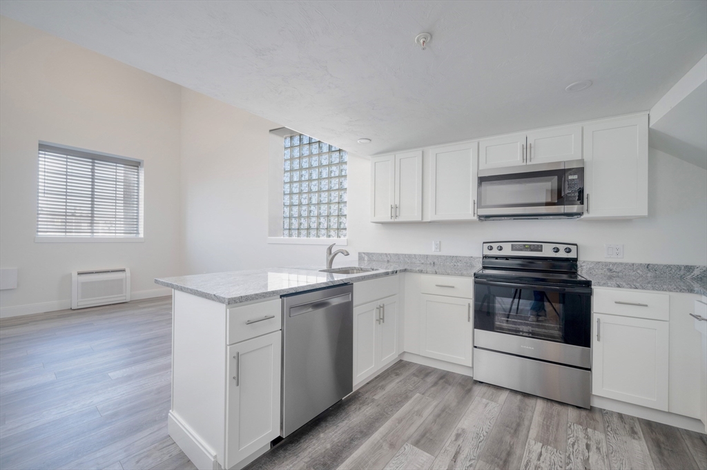 10 Water St