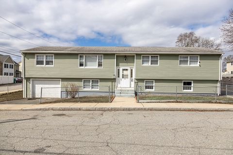 35 Nelson Ave Lowell MA 01852