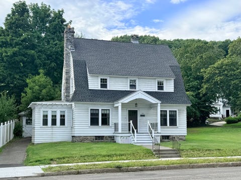 Photo of 182 Park Ave, Worcester, MA 01609 (MLS # 73560129)