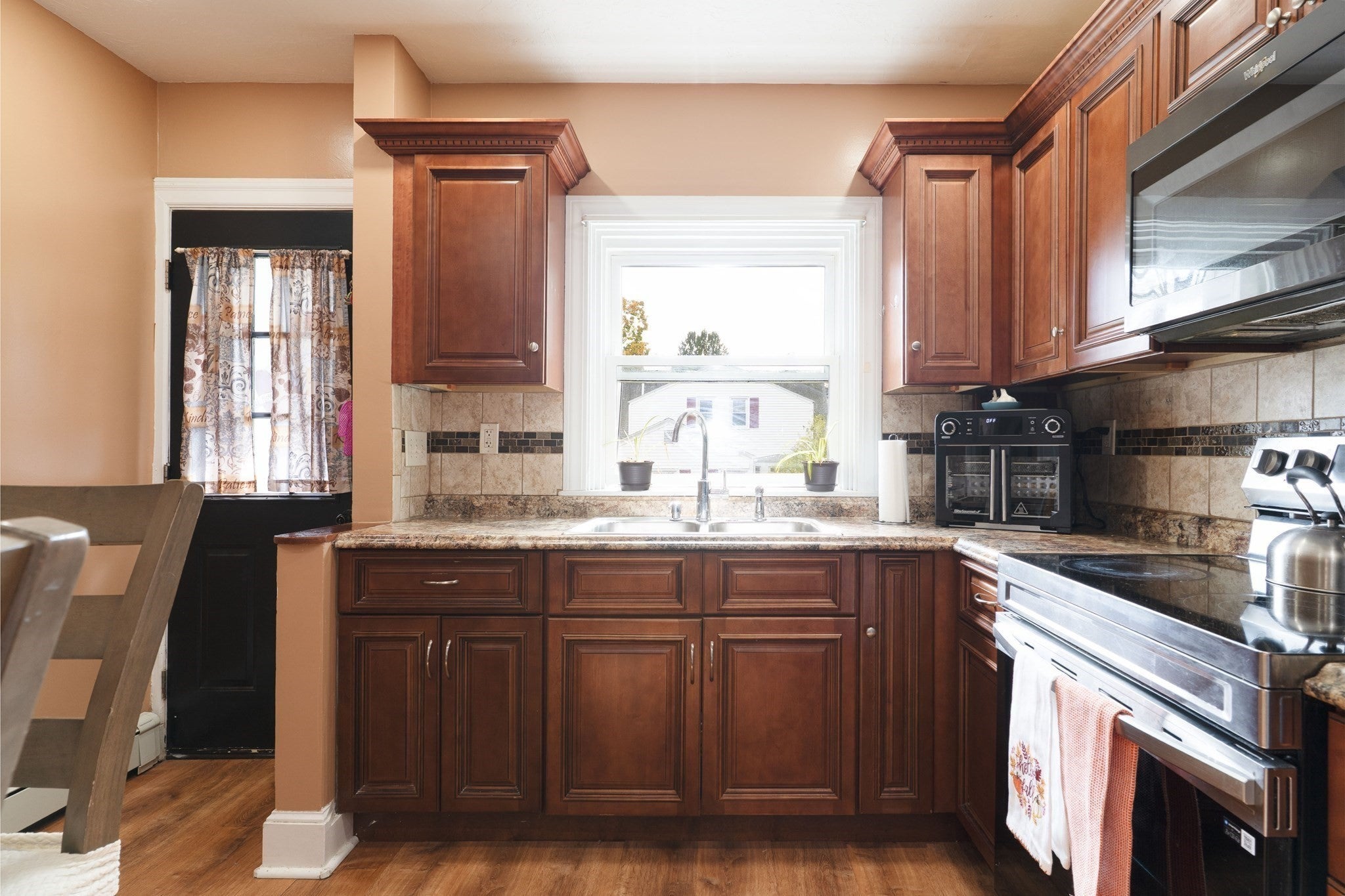 10 Ridgewood Ave