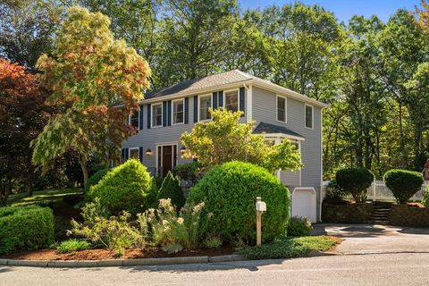 4 Beechwood Dr Walpole MA 02071