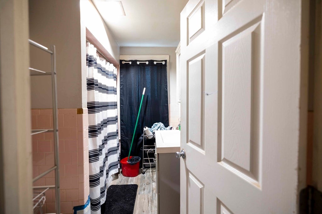 610 Bradford Ave, Fall River, MA Photo #25