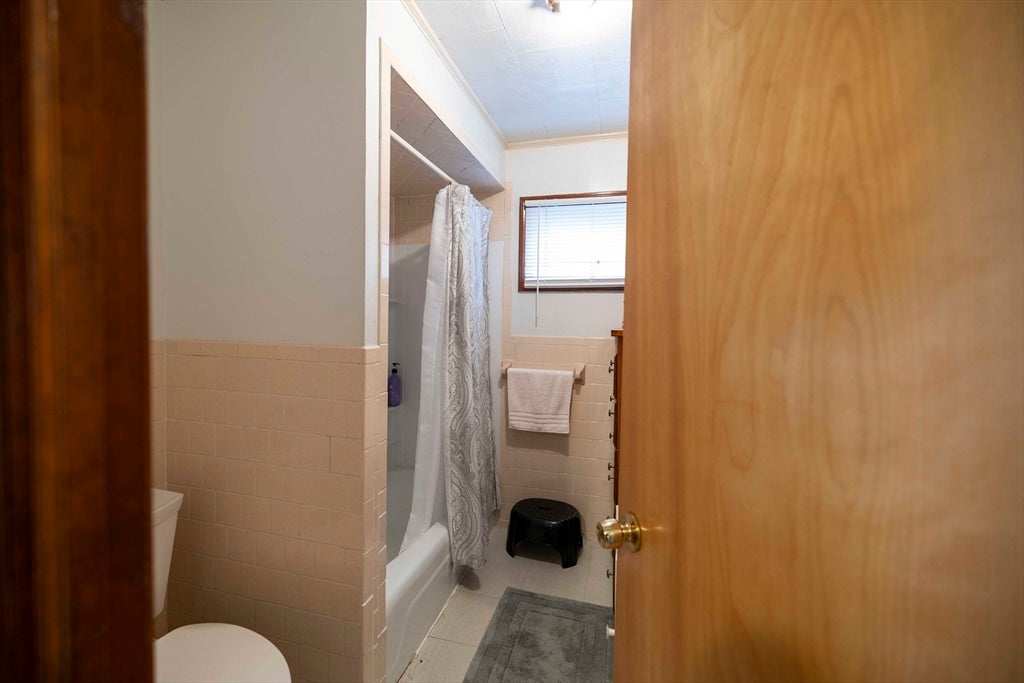 610 Bradford Ave, Fall River, MA Photo #13