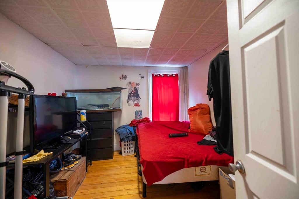 610 Bradford Ave, Fall River, MA Photo #22