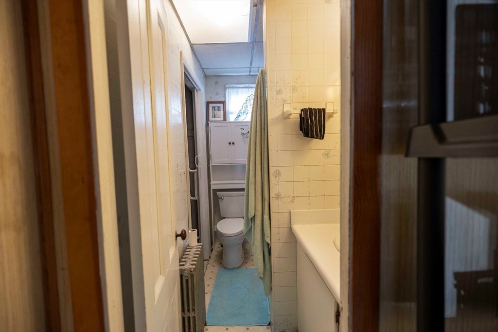 610 Bradford Ave, Fall River, MA Photo #28