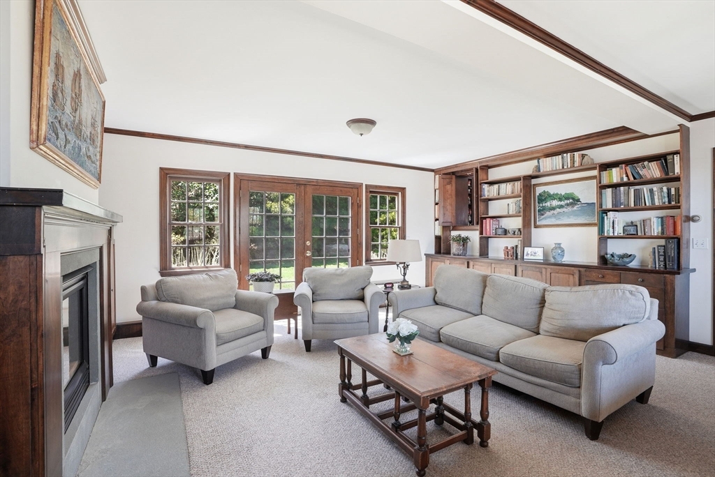 34 Governor Long Rd