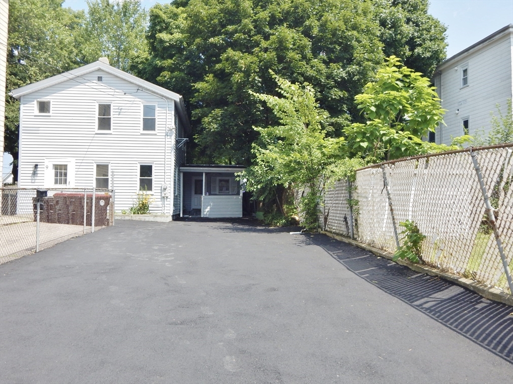 9 Mason St