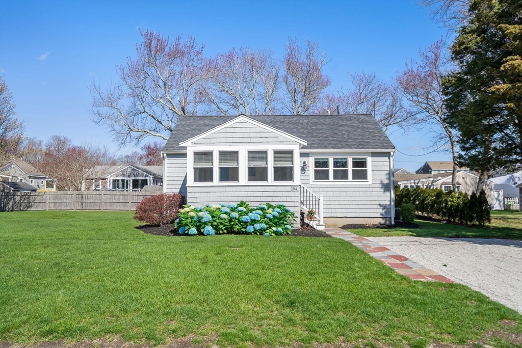 104 Hartford Rd