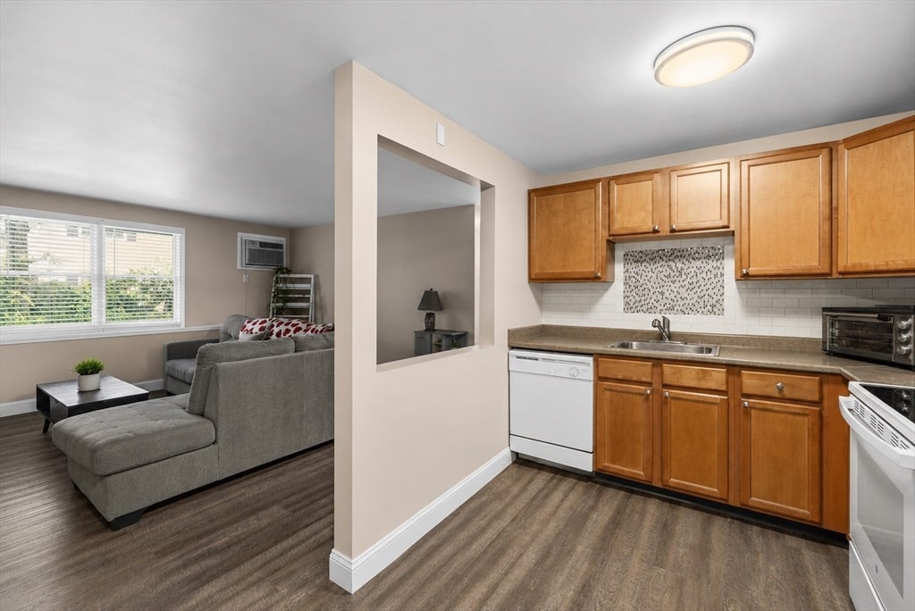 1261 Church St., ST #37, New Bedford, MA, 1261 Church St., ST #37, New Bedford, MA Photo #8