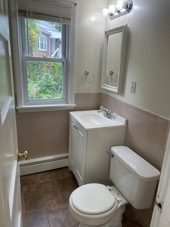 175 Grattan ST, Chicopee, MA Photo #15