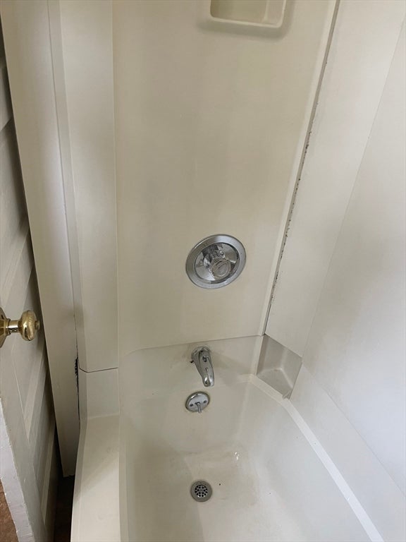 175 Grattan ST, Chicopee, MA Photo #17