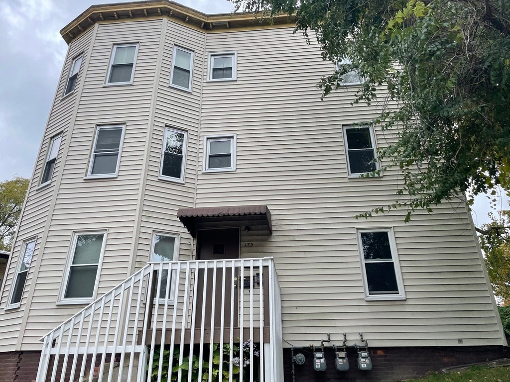 Photo of 175 Grattan ST, Chicopee, MA
