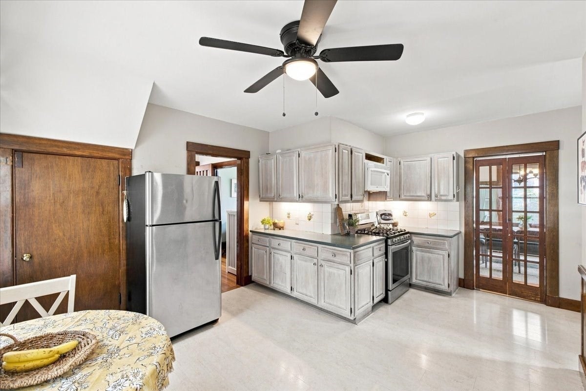 282 Corey St, Boston, MA Photo #11