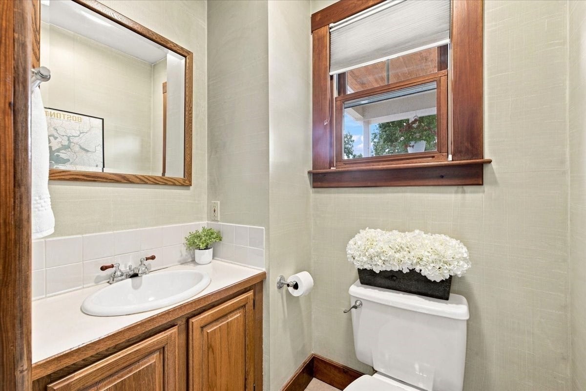 282 Corey St, Boston, MA Photo #16