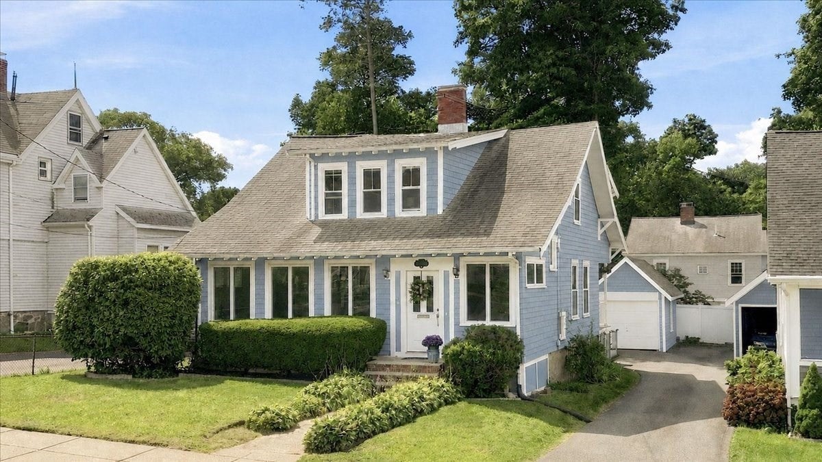 282 Corey St, Boston, MA Photo #1