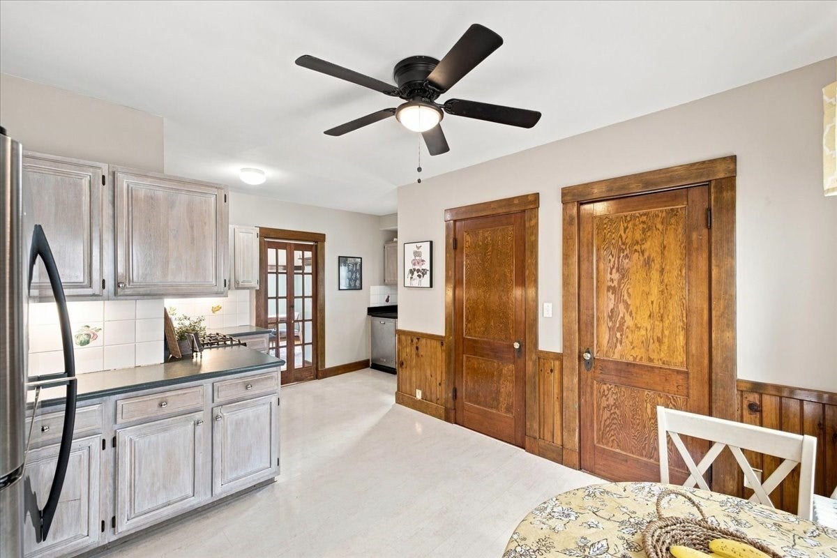 282 Corey St, Boston, MA Photo #13