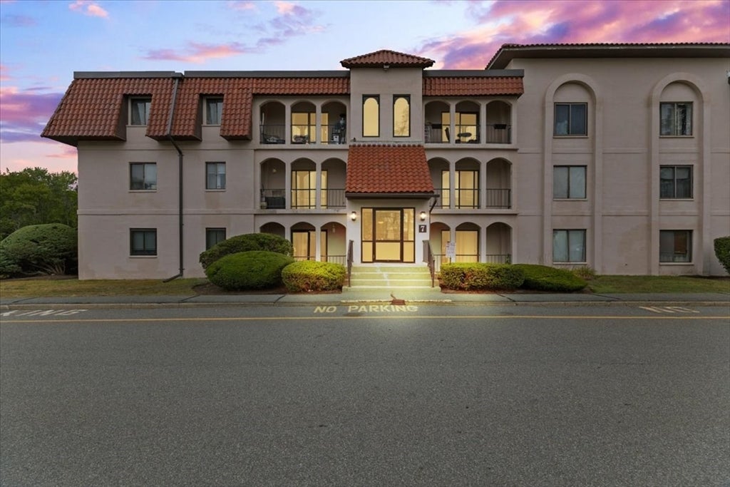 685 Oak St #7-12, Brockton, MA, 685 Oak St #7-12, Brockton, MA Photo #2