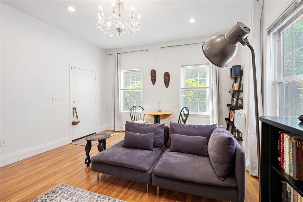 249 Roxbury St 1