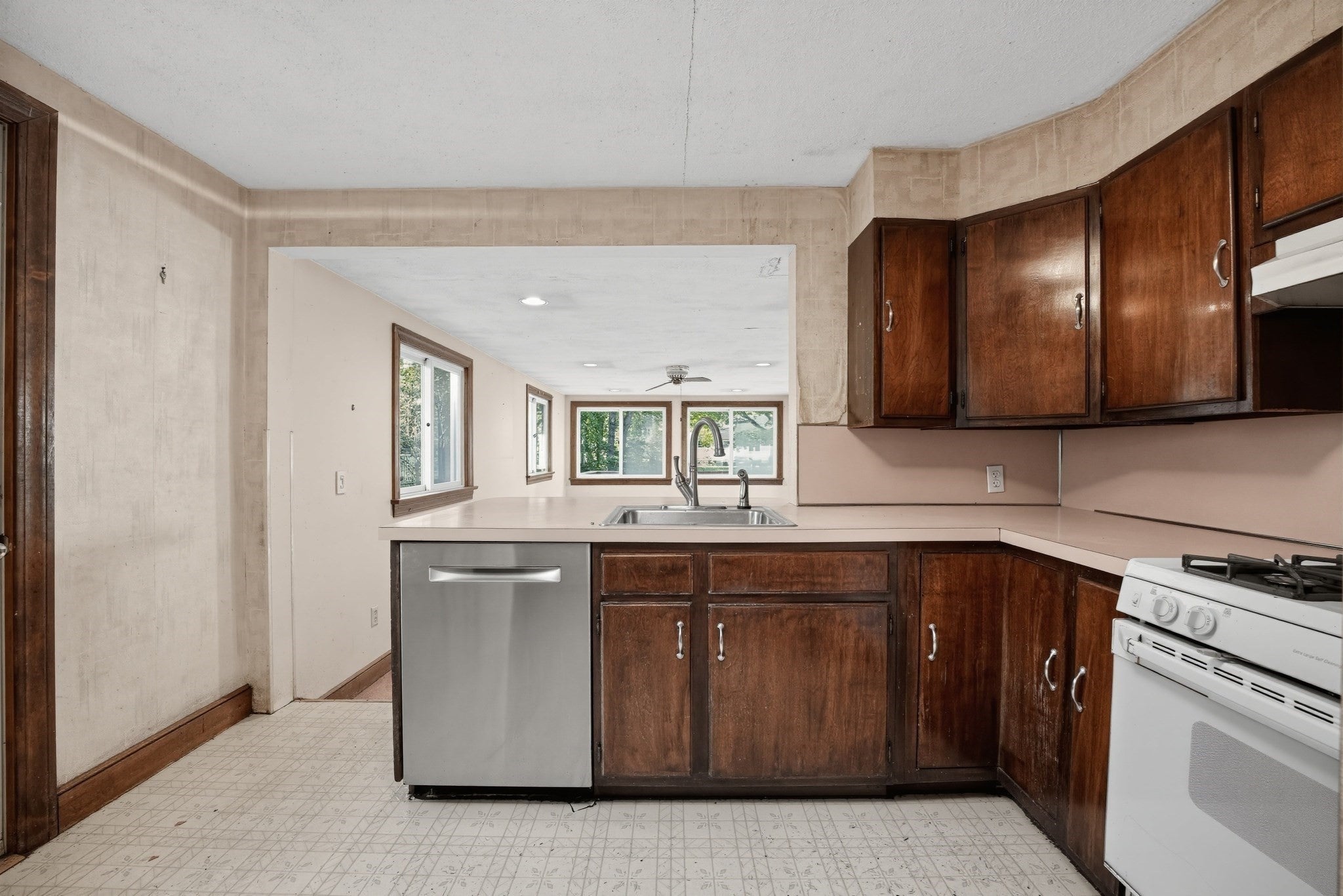 22 Aberdeen Avenue, Peabody, MA Photo #9