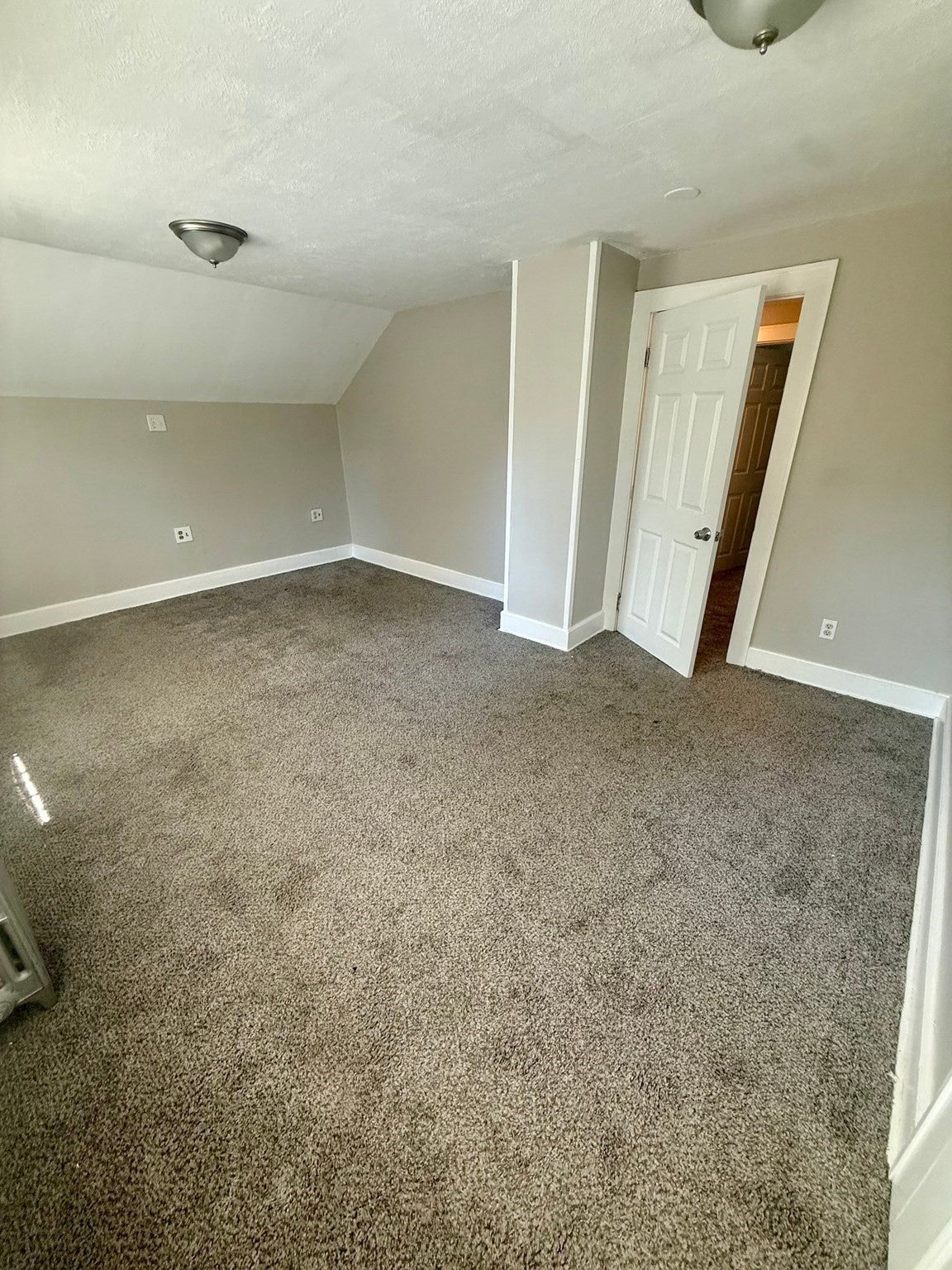 420 Britton St, Chicopee, MA, 420 Britton St, Chicopee, MA Photo #9