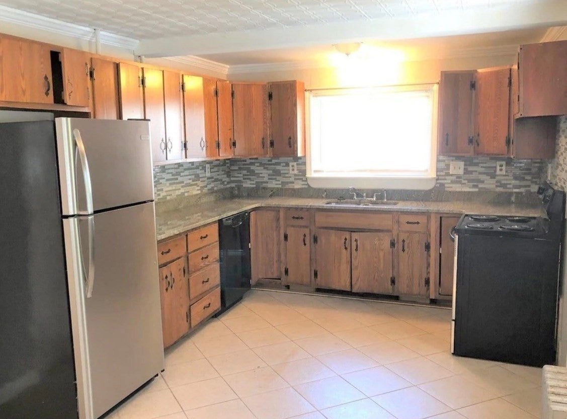 420 Britton St, Chicopee, MA, 420 Britton St, Chicopee, MA Photo #4